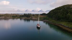 Vue drone du voilier